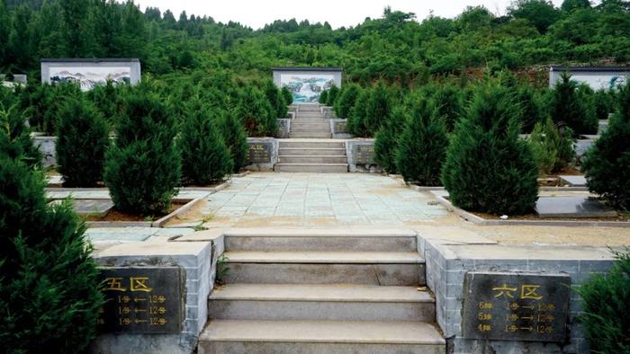沂水县的公益性公墓均有监控，且全部联网，有专人管理。